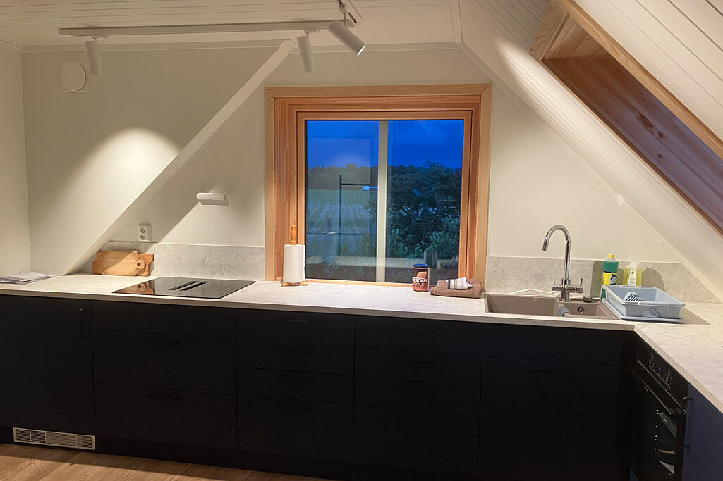 Die geräumige Küche. (Foto: Sr. Christina Maria van Opzeeland OCSO)