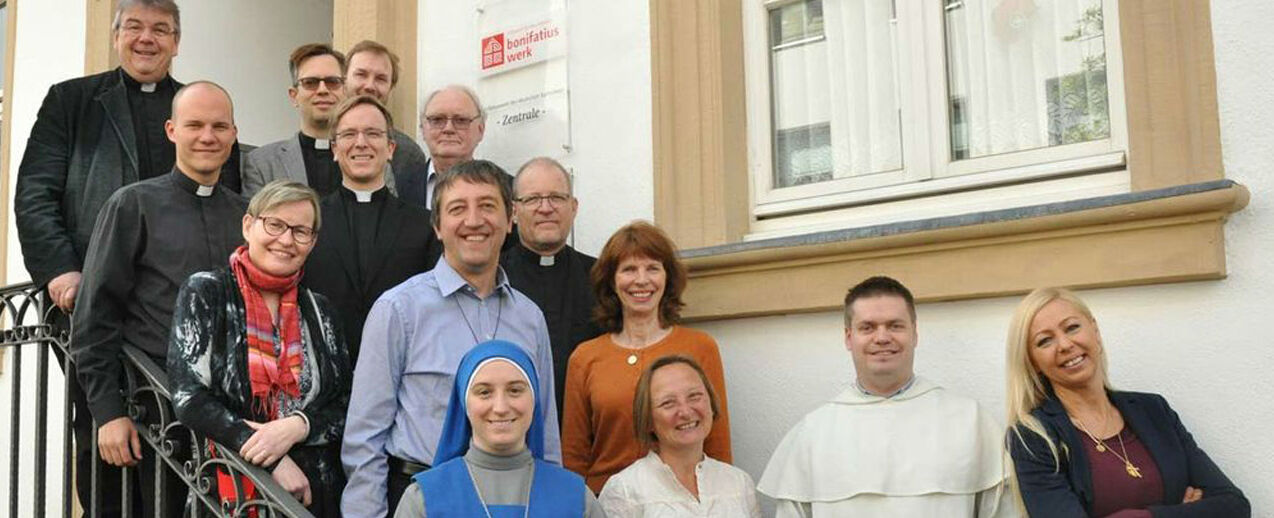 Katecheten und Schulseelsorger treffen sich zur Konferenz im Bonifatiuswerk. Foto: Sr. Th. M. Müller