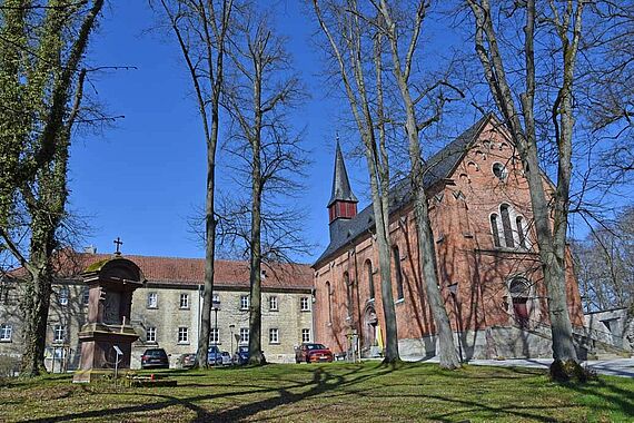 Für das Glaubensleben im thüringischen Eichsfeld übernimmt der Kerbsche Berg eine zentrale Rolle. (Foto: Patrick Kleibold)