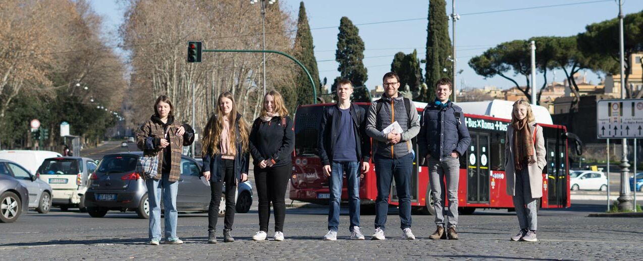 Eine Wallfahrt zu den sieben Hauptkirchen Roms unternahmen die Jugendlichen der Cottbuser Pfarrei mit ihrem Diakon Markus Winzer. (Foto: Richard Gladis)