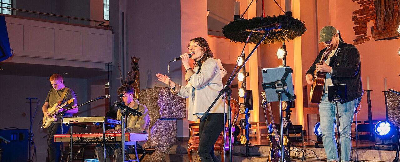 Heike Ostertag begeisterte beim Adventsfestival - sie ist als Musikerin auch am „Credo·Collab“-Contest beteiligt. Am 22. März endet die Bewerbungsfrist. (Foto: Joscha Reuther)