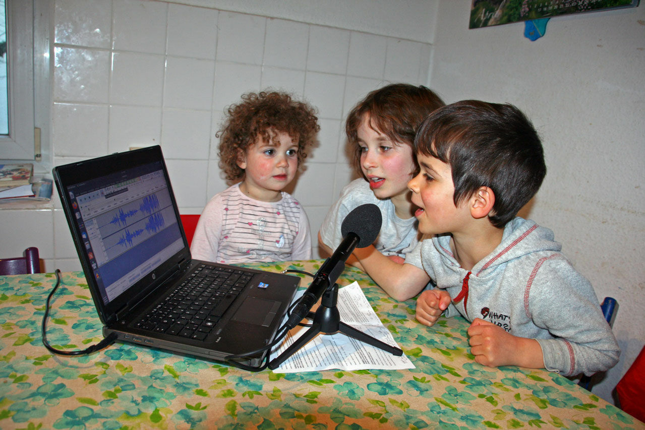 Thematisiert wurden auch Projektbeispiele, die auf innovative Weise den Glauben erfahrbar machen so wie die "RadioKinderKirche".