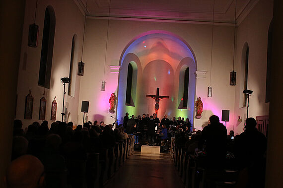 Stimmungsvolle Atmosphäre bei der Uraufführung. (Foto: Geist und Lied e.V.)