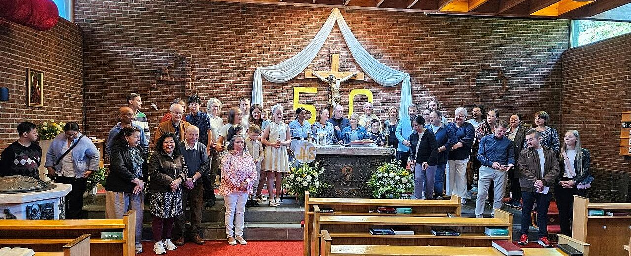 Am vergangenen Sonntag hat die Gemeinde das 50-jährige Bestehen gefeiert. (Foto: Pfr. Antonius Sohler)Am vergangenen Sonntag hat die Gemeinde das 50-jährige Bestehen gefeiert. (Foto: Pfr. Antonius Sohler)
