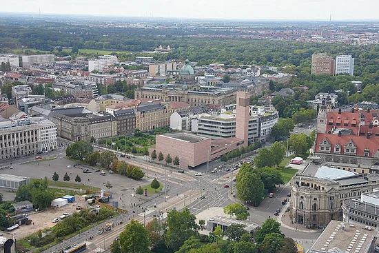 Katholische Kirche mittendrin: Die neue Propsteikirche St. Trinitatis im Zentrum Leipzigs. Foto: Marcus Thielking