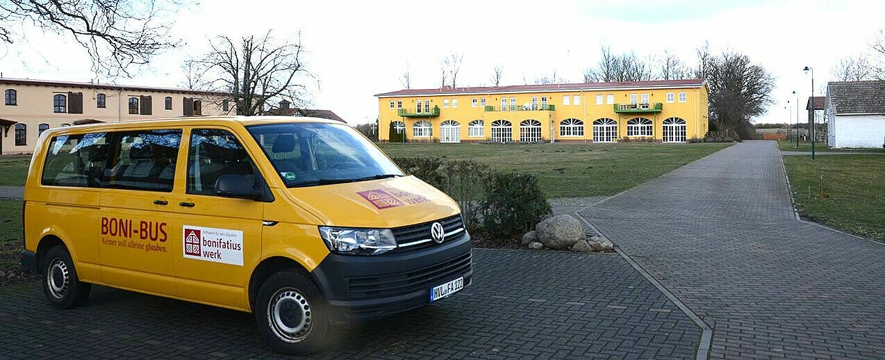 Das Bonifatiuswerk unterstützt die Fazenda schon seit vielen Jahren, u.a. auch mit einem BONI-Bus. (Foto: Alfred Herrmann)