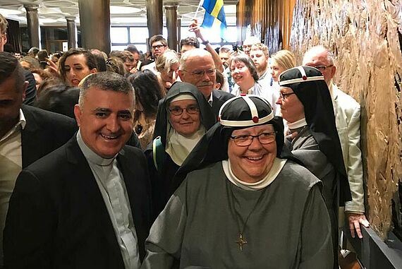 Über 400 Katholiken aus ganz Schweden, darunter Vertreterinnen der Birgitten und der Benediktinerinnen, kamen nach Rom, um ihrem Bischof zu gratulieren.