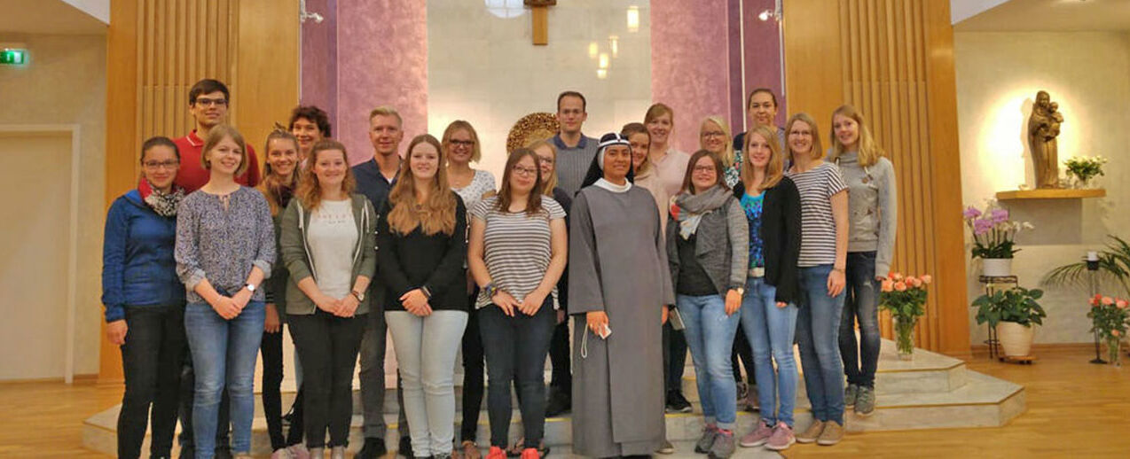 Die Reisegruppe im Birgittenkloster. (Foto: Heidrun Greine) 