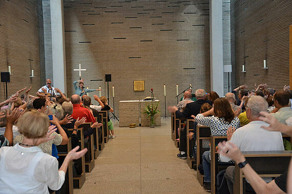 Tolle Stimmung beim Gottesdienst. (Foto: Johanna Marin)