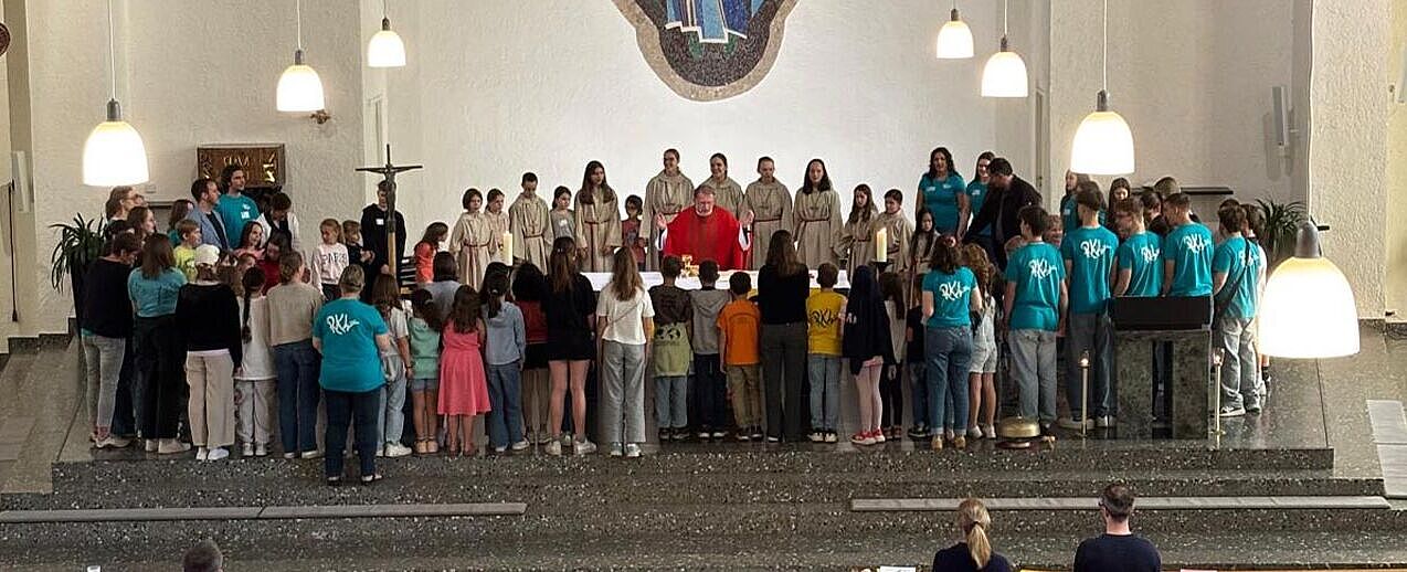 Die Religiöse Kinderwoche startete mit einem Gottesdienst. (Foto: Sandra Nitsche / RKW-Team)
