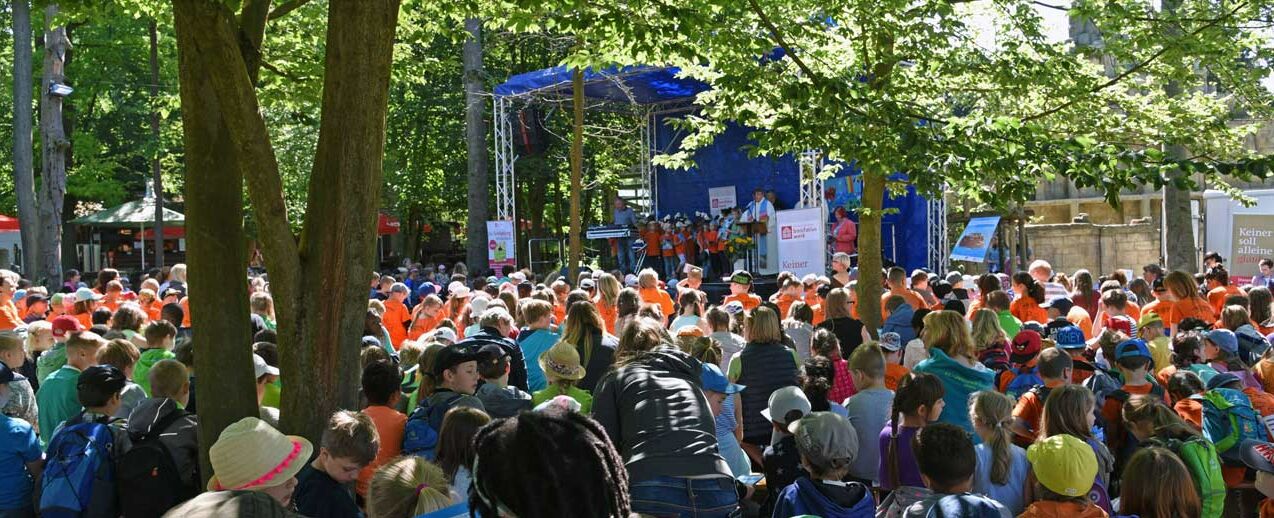 700 Grundschüler aus Bremer Schulen kamen heute in den Zoo Osnabrück, um mehr über die Tiere der Bibel zu erfahren. Foto: Patrick Kleibold