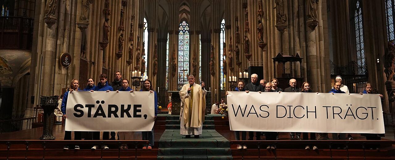 "Stärke, was dich trägt.": Bonifatiuswerk-Generalsekretär Monsignore Georg Austen eröffnet die Diaspora-Aktion im Kölner Dom. Foto: Marcus Thielking