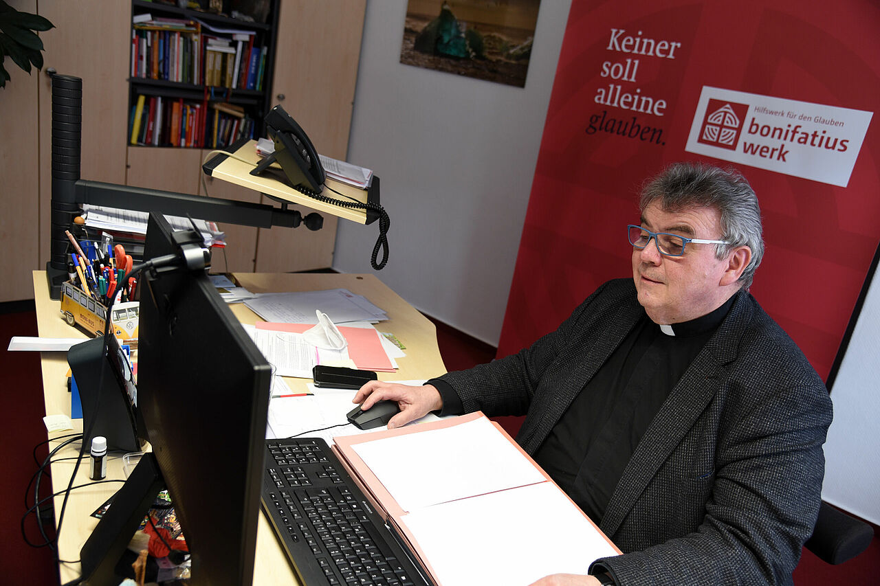 Monsignore Georg Austen während der digitalen RKW-Evaluation (Foto: Theresa Meier)