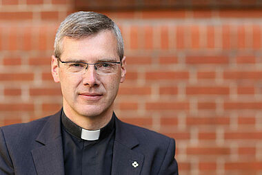 Es gehe bei der Immobilienreform darum, die Kirche mutig fit zu machen für die Zukunft, sagt Bischof Wilmer.