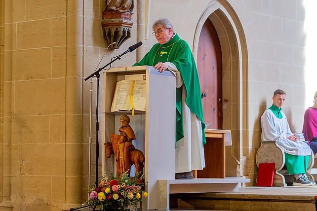 Bonifatiuswerk-Generalsektretär Monsignore Georg Austen predigt während des Radiogottesdienstes. Foto: Andrea Dias