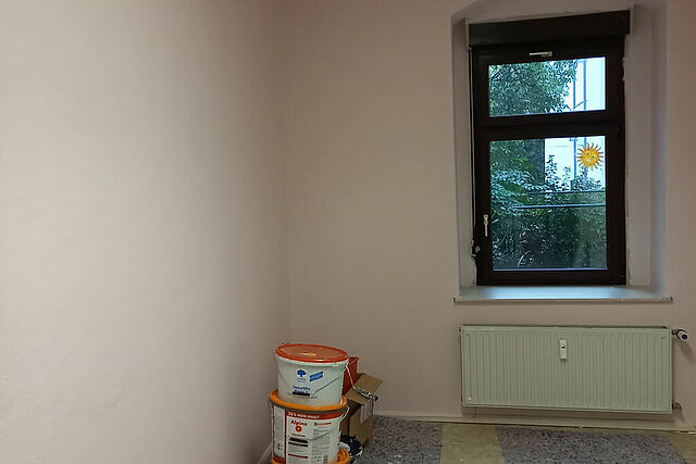 Das Projekt "Kirschkern" ist mit dem Umzug der Kinderkleiderkammer in einen größeren Raum gestartet. (Foto: P. Albert Krottenthaler)