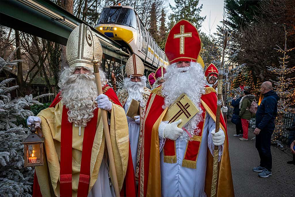 Gemeinsam zogen sie durch den Europa-Park. (Foto: © Europa-Park )