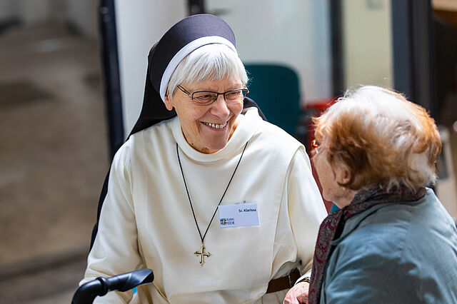 Kopf und Herz von „Klaras Küche“: Schwester Klarissa Watermann OP. Foto: Hartmut Salzmann