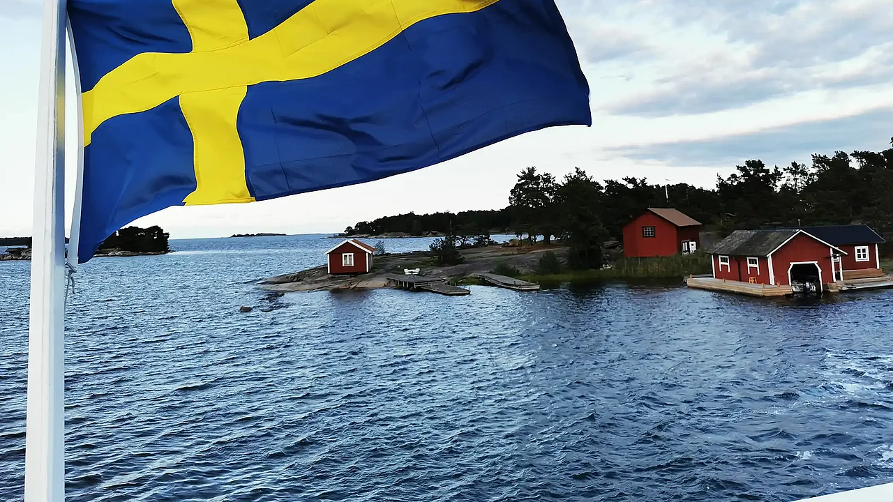 Charakteristische rote Häuschen in Schweden. (Foto: Andreas Kaiser)