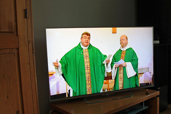 Fernsehgottesdienstübertragung: Live dabei.