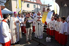 Navi und Schlüssel als Symbole bei den Fürbitten.