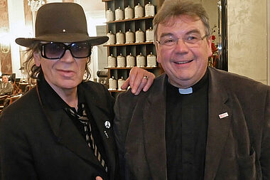 Udo Lindenberg mit Msgr. Georg Austen. Foto: P. Kleibold 