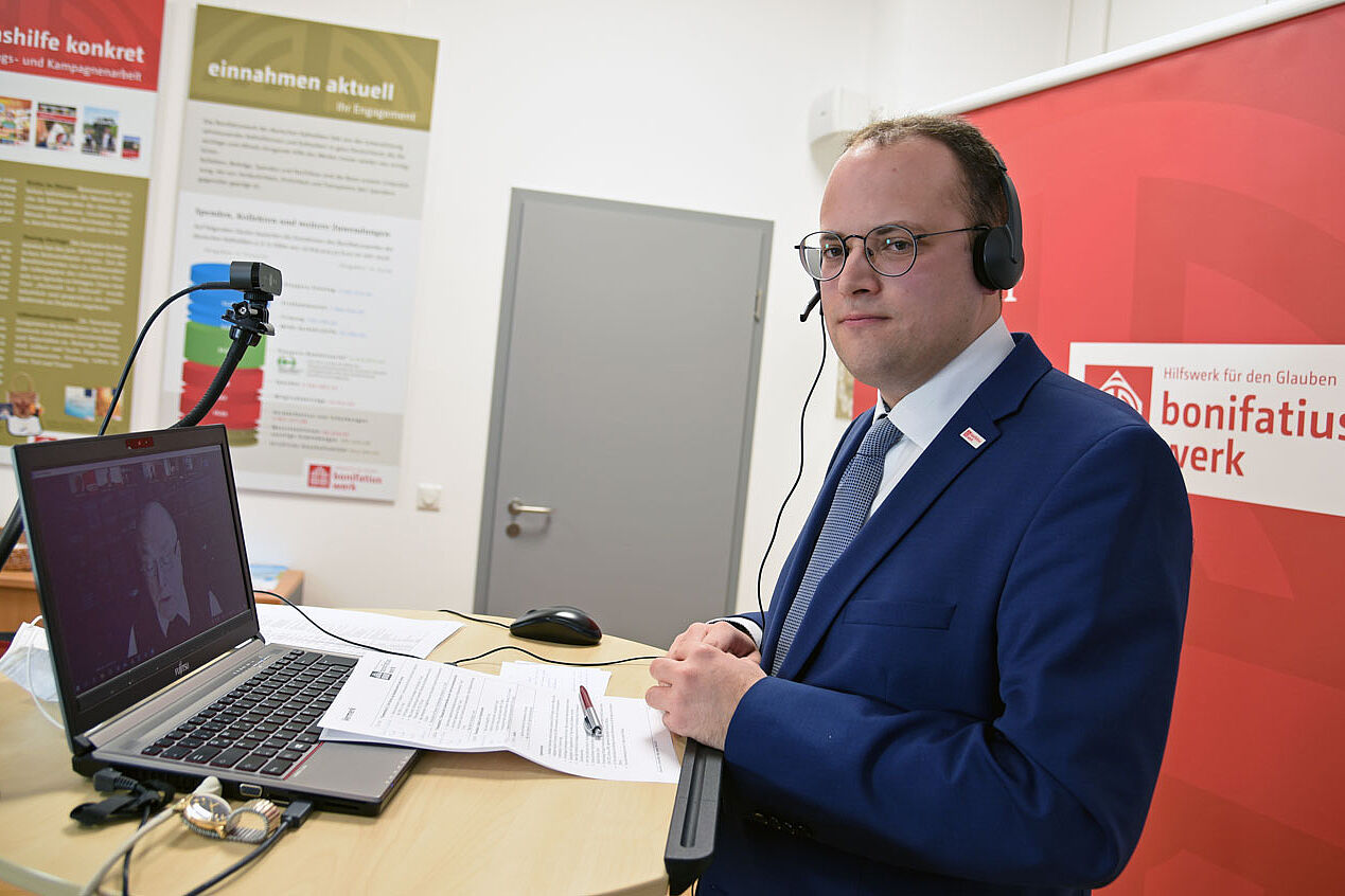 Moderiert wurde die Videokonferenz von Daniel Born, der im Bonifatiuswerk als Referent im Bereich Missionarische und diakonische Pastoral tätig ist. (Foto: Theresa Meier)