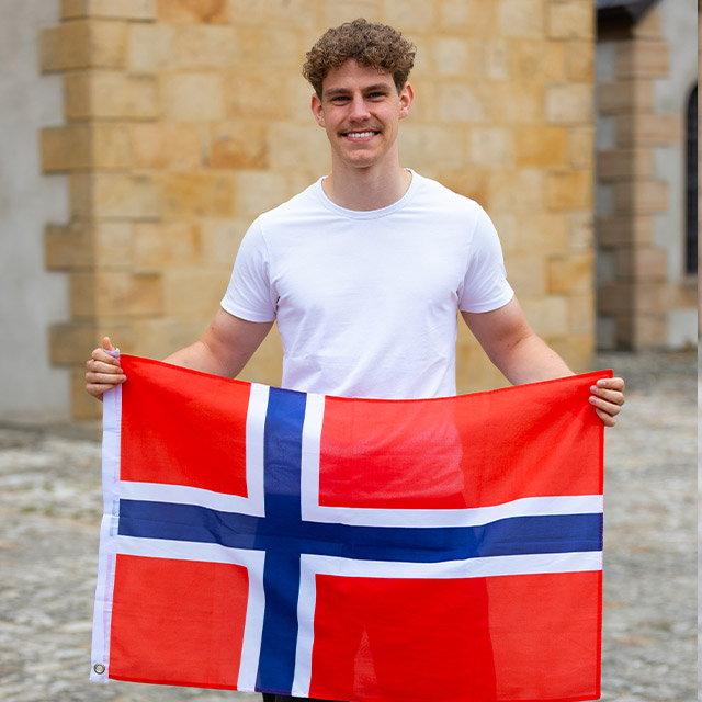 Elias Timm, von September 2025 bis Juli 2026 in der Gemeinden St. Hallvard und St. Johannes in Oslo, Norwegen