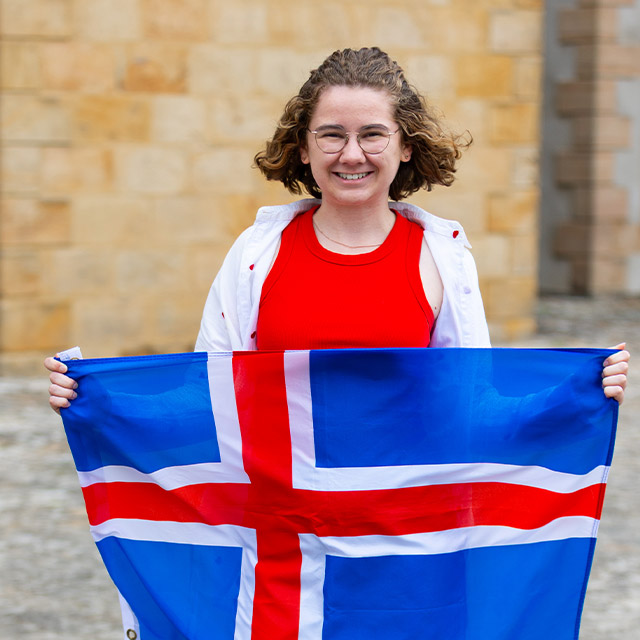 Frederike Reitz, von September 2025 bis Juni 2026 im Karmelitinnenkloster und der Pfarrei St. Peter in Akureyri, Island