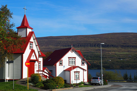 Die St.-Peter-Kirche in Akureyri in Island. (Foto: Franziska Klöpfer)