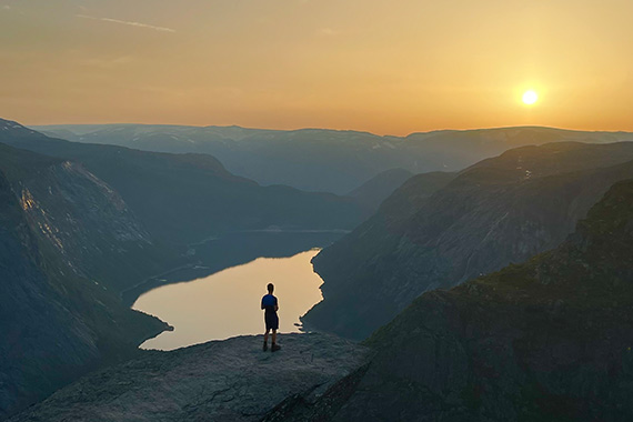 Ausblick auf einen norwegischen Fjord. (Foto: Benedikt Klafki)