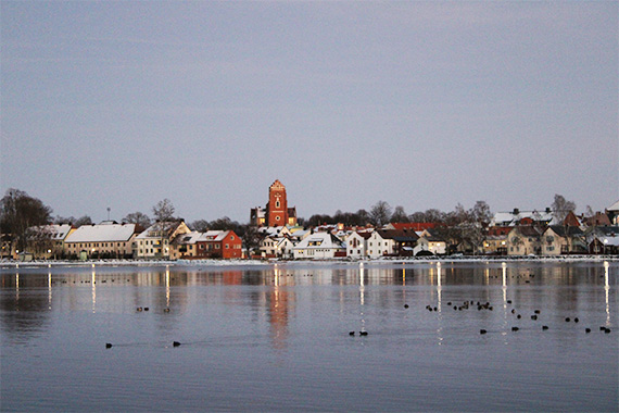 Ein Blick auf den Vättern, der zweitgrößte See Schwedens, welcher vor Vadstena liegt. (Foto: privat)