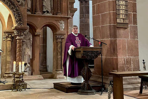 Bonifatiuswerk Generalsekretär Monsignore Georg Austen sprach über Aufbrüche, über Vertrauen und die Frage, auf wen Verlass ist. (Foto: Eva Dreier)