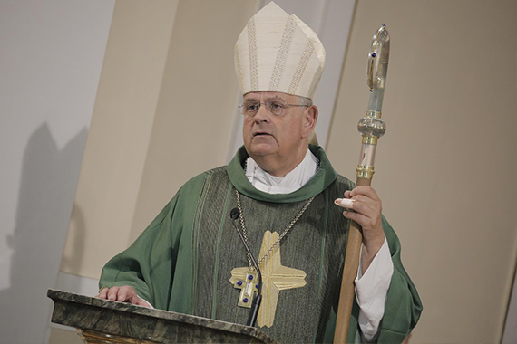 Weihbischof Dr. Hauke hielt zu Beginn einen Festgottesdienst in der Heiligenstädter St. Gerhardkirche. (Foto: Caritas)