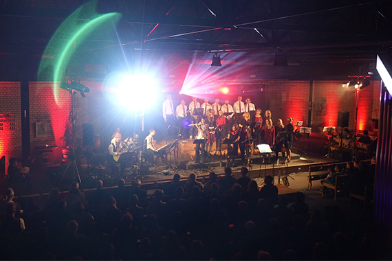 Kunst-, Kultur- und Musikbegeisterte kommen gerne in die Projektkirche St. Elisabeth. (Foto: Katholische Pfarrei St. Elisabeth)
