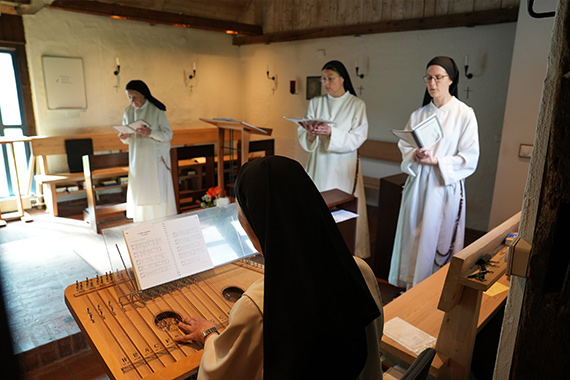 Laudes-Gebet mit den Schwestern im Dominikanerinnenkloster Rögle. (Foto: Theresa Meier)