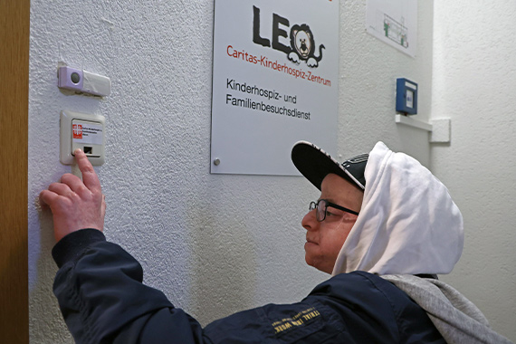 Regelmäßig besucht Luca das Caritas-Kinder-Kinderhospiz-Zentrum. (Foto: M. Nowak)