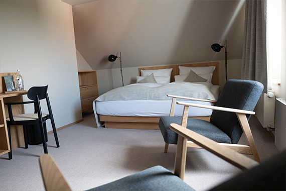 So sehen die neu gestalteten Zimmer aus. (Foto: Offizialat Vechta / Johannes Hörnemann)
