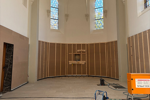 Die Sicherung und Reparatur der Empore war dringend notwendig. (Foto: Pia Schröter)