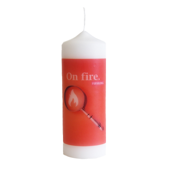 Kerze: On fire.