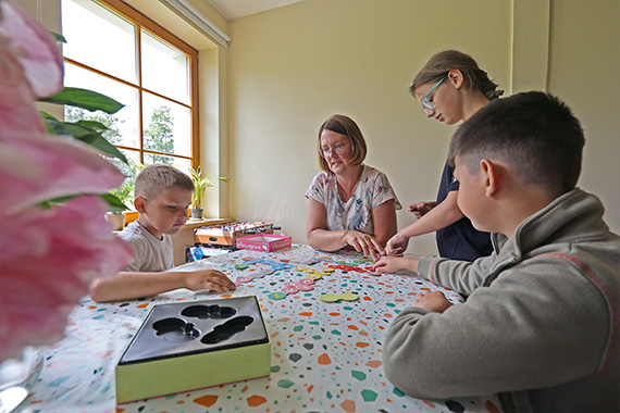 Gesellschaftsspiele helfen dabei, eine Gemeinschaft aufzubauen. (Foto: Markus Nowak)
