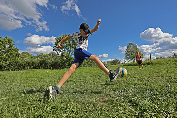 Unbeschwert Fußball zu spielen, das ist für einige Kinder nicht selbstverständlich. (Foto: Markus Nowak)